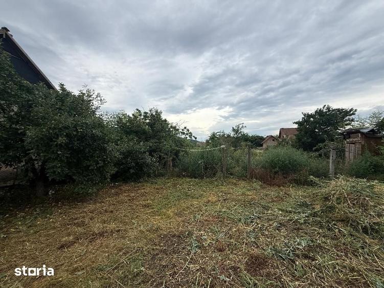 Casă cu 2 camere cu Teren 1100 Mp în Totoi