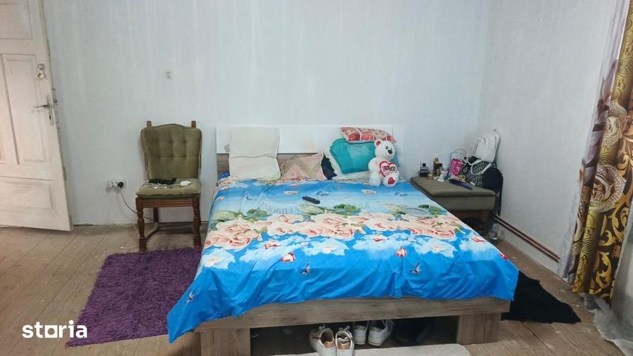 Casă cu 2 camere cu Teren 1250 Mp în Berchișești
