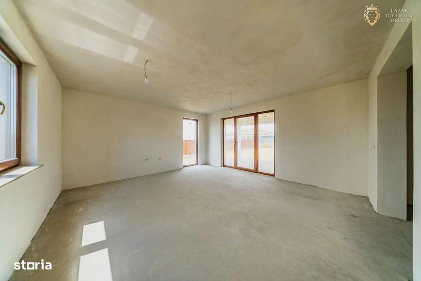Casă cu 3 camere cu Teren 300 Mp în Livada