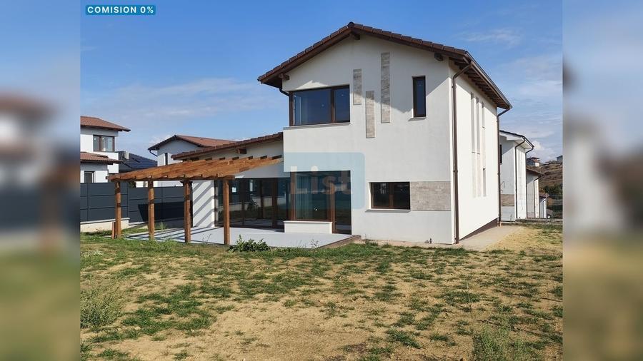 Casă cu 4 camere cu Teren 612 Mp în Dezmir