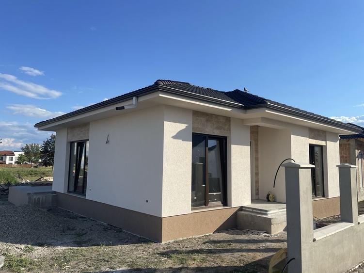 Casă cu 4 camere în Micești