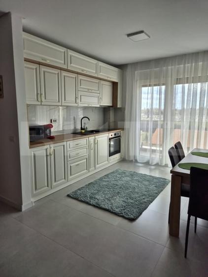 Apartament cu 2 camere decomandat, mobilat în Central