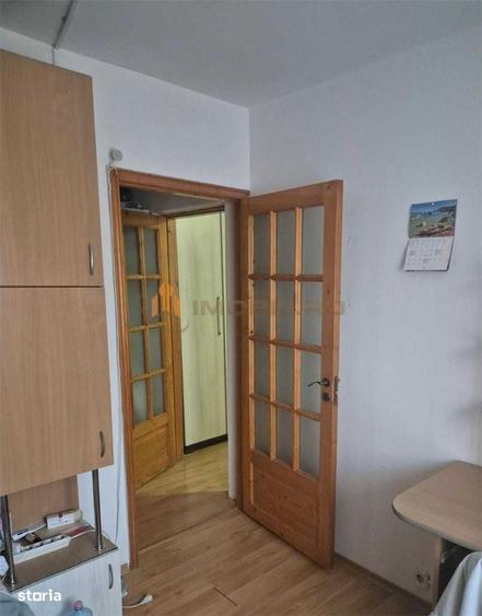Apartament cu 2 camere semidecomandat, mobilat în Dacia