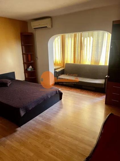 Apartament cu 3 camere decomandat, mobilat în Apusului