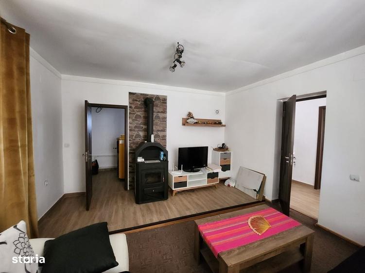 Casă cu 3 camere în Dumbrava