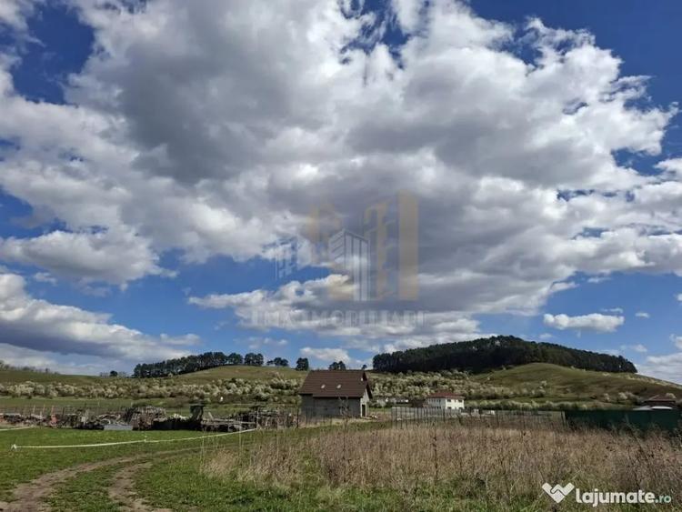 Casă cu 4 camere cu Teren 525 Mp în Sânpetru