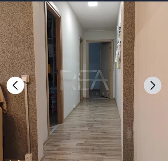 Apartament cu 3 camere semidecomandat în Berceni