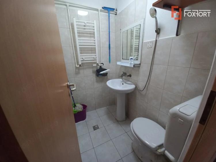 Garsonieră decomandată în UMT