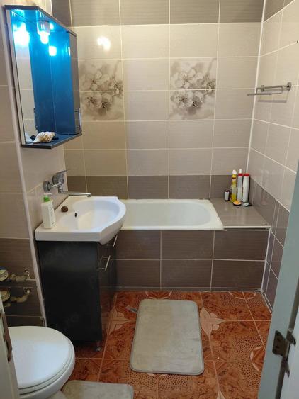 Apartament cu 2 camere decomandat în Republicii