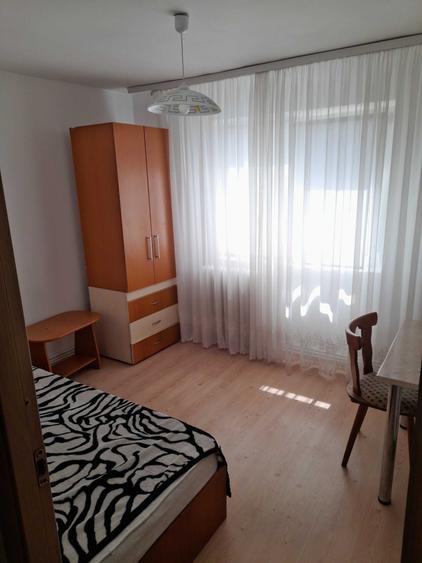 Apartament cu 3 camere decomandat în Mircea cel Bătrân