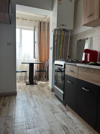 Garsonieră decomandată în Central