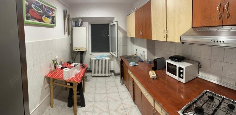 Apartament cu 4 camere decomandat în Păcurari