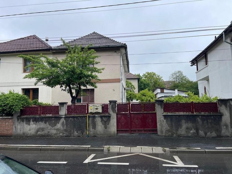 Casă cu 3 camere în Central
