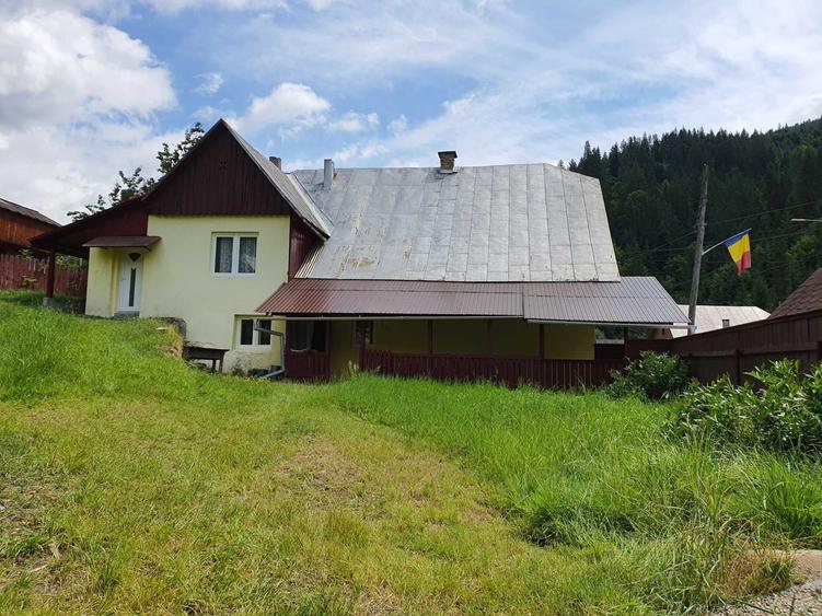 Casă cu 4 camere în Scărișoara