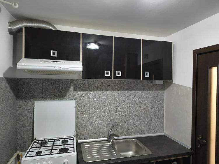Garsonieră decomandată, mobilată în Central