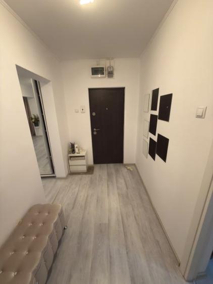 Apartament cu 2 camere decomandat, mobilat în Republicii