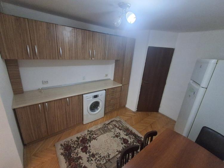 Apartament cu 2 camere decomandat, mobilat în Calea București