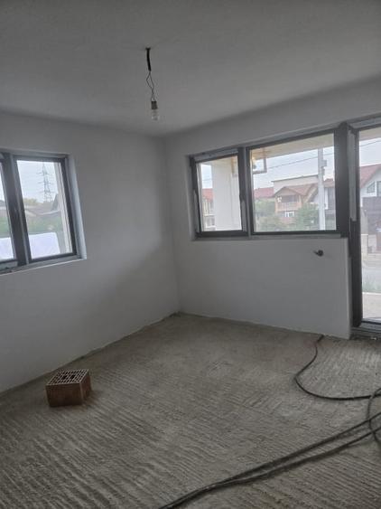 Casă individuală cu 4 camere cu Garaj în Bucov