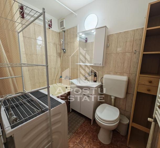 Garsonieră decomandată în Lipovei
