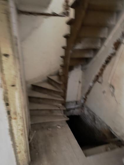 Casă individuală cu 5 camere cu Teren 400 Mp în Tineretului
