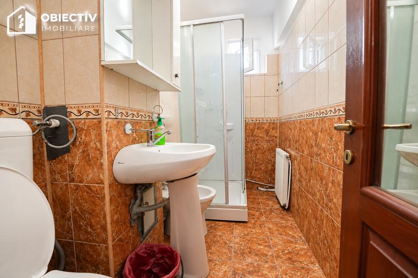 Apartament cu 3 camere semidecomandat în Central