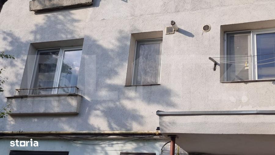 Apartament cu 3 camere semidecomandat în Gară