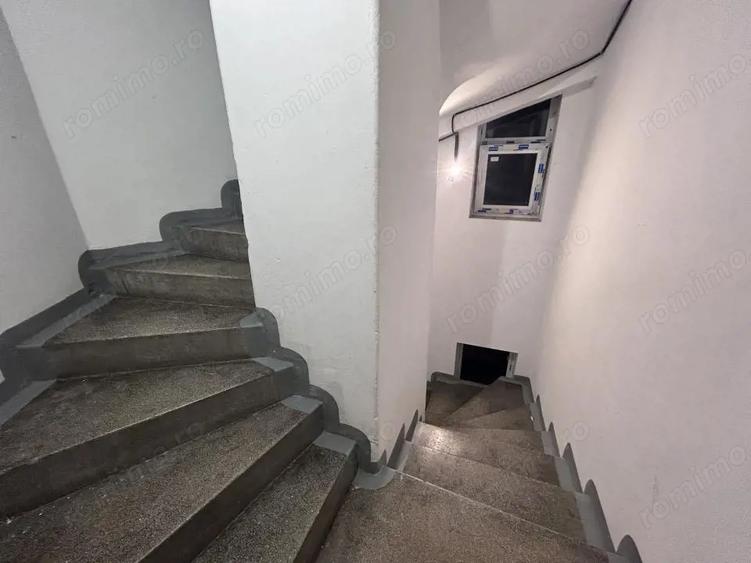 Apartament cu 5 camere semidecomandat în Armeneasca