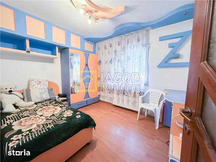 Apartament cu 3 camere decomandat în Bistrița Lac