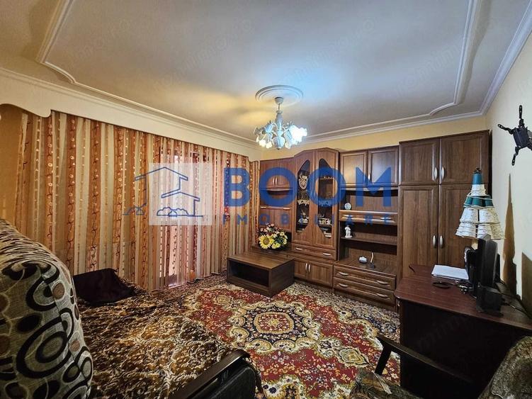Apartament cu 2 camere decomandat în Căzănești (Râmnicu Vâlcea)