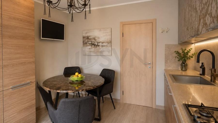Apartament cu 4 camere decomandat în Ultracentral