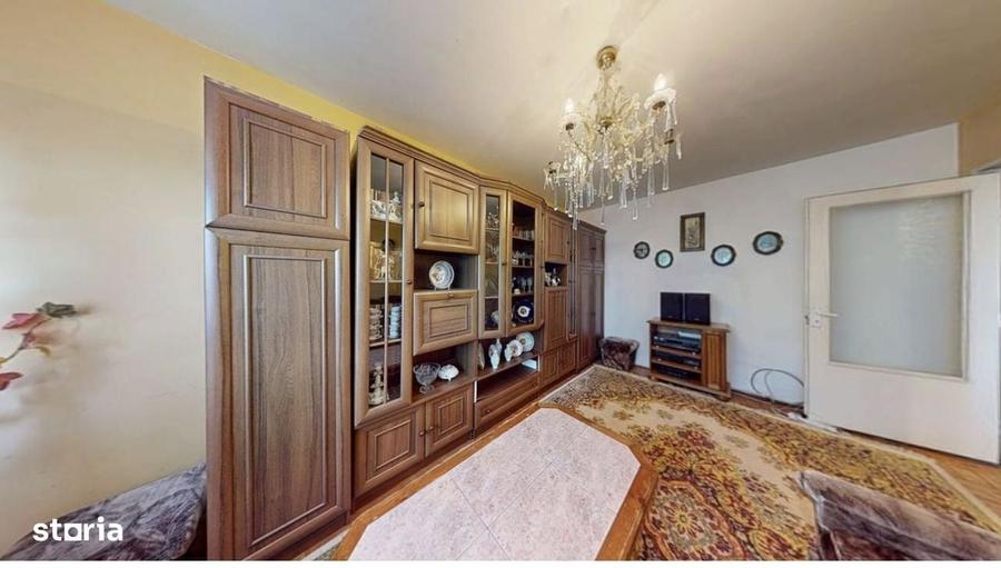 Apartament cu 3 camere decomandat în Vasile Aaron