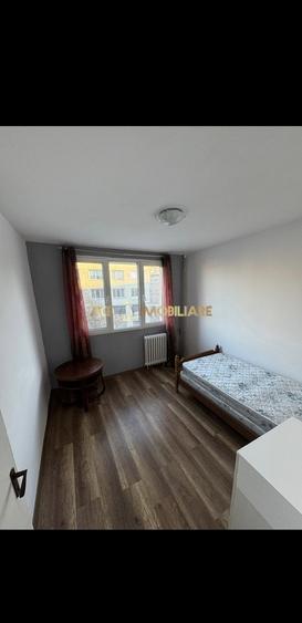 Apartament cu 3 camere decomandat, mobilat în Păcii