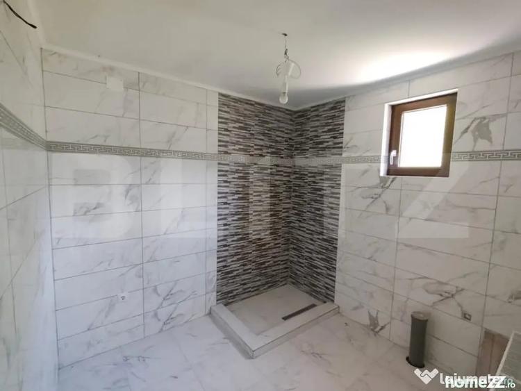 Casă cu 7 camere cu Teren 784 Mp în Central