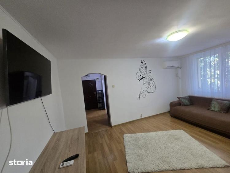Apartament cu 3 camere semidecomandat în Central