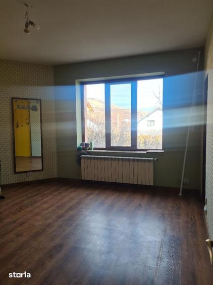 Apartament cu 7 camere în Ștefănești