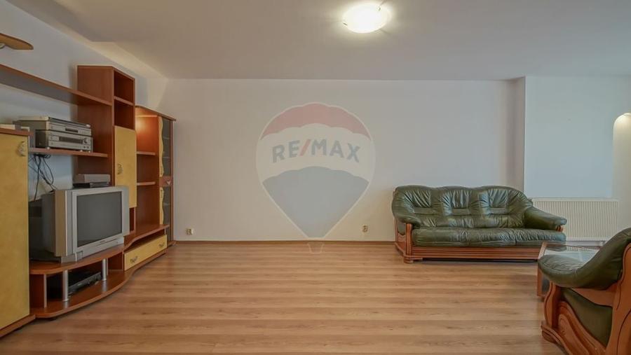 Apartament cu 3 camere decomandat în Griviței