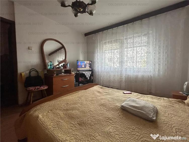 Apartament cu 3 camere decomandat în Noua