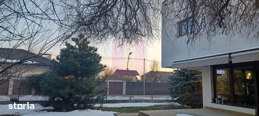 Casă cu 6 camere cu Teren 508 Mp în Săbăreni