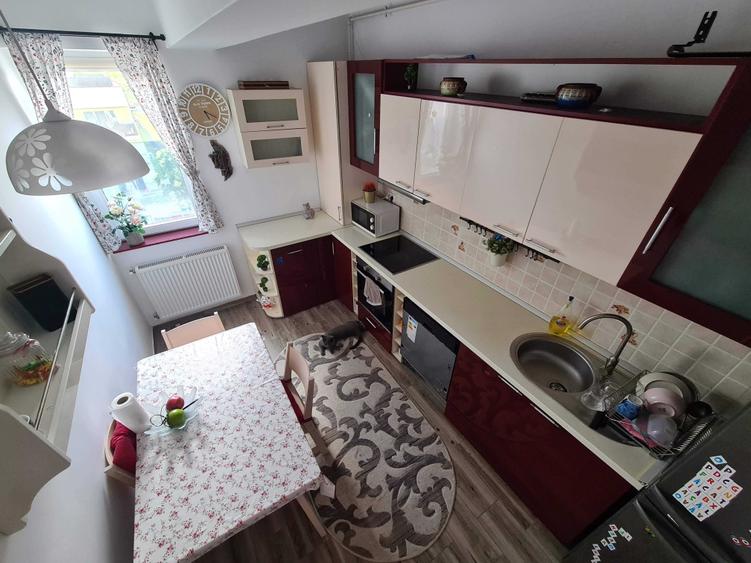 Apartament cu 2 camere decomandat în Central