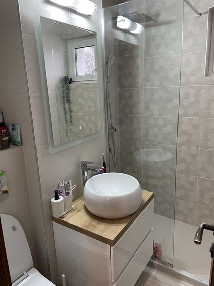 Apartament cu 3 camere semidecomandat în Ultracentral