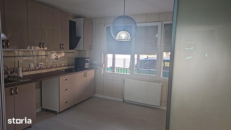 Casă cu 5 camere cu Teren 130 Mp în Nord