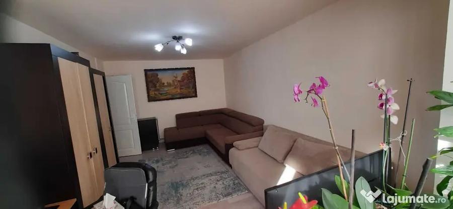 Apartament cu 2 camere decomandat în Răcădău