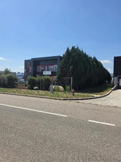 Spațiu comercial, de 1,100 mp, în Central