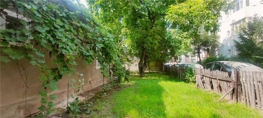 Casă cu 2 camere cu Canalizare în Central