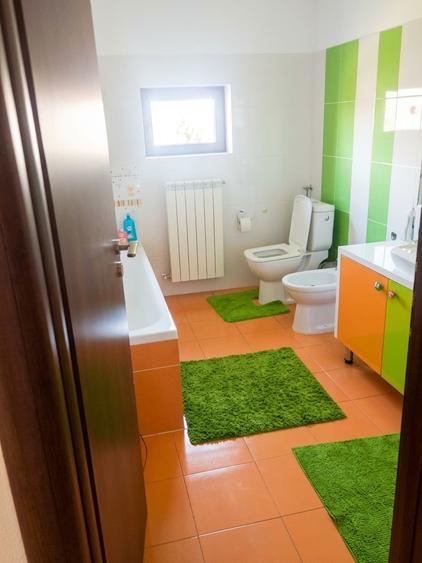 Casă individuală cu 5 camere cu Garaj în Central