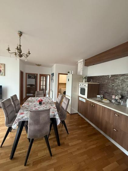 Apartament cu 3 camere semidecomandat în Central