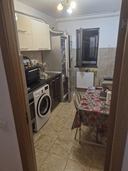 Apartament cu 2 camere decomandat în Runcu