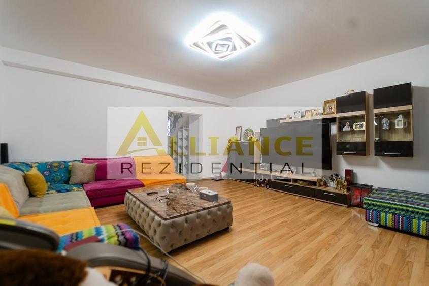 Casă individuală cu 5 camere decomandat cu Canalizare în Berceni