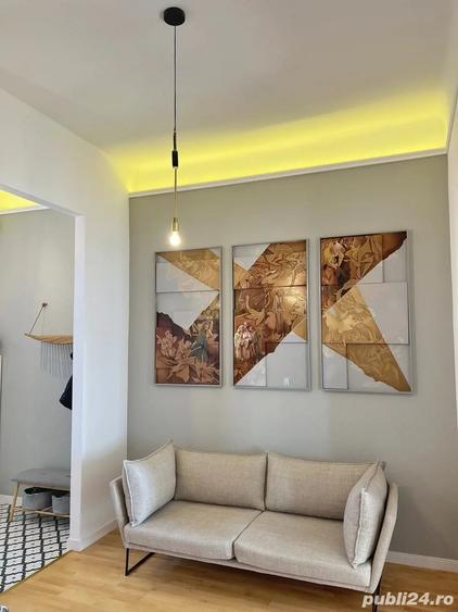 Apartament cu 3 camere semidecomandat în Central