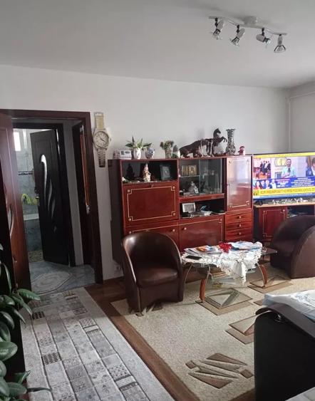 Apartament cu 2 camere semidecomandat, mobilat în Noua